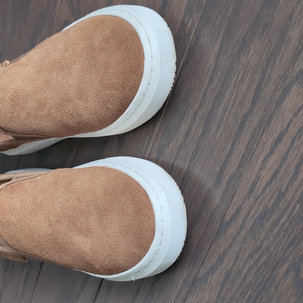 UGG Camel Slip On Sneakers Size 7 - Picture 10 of 11
